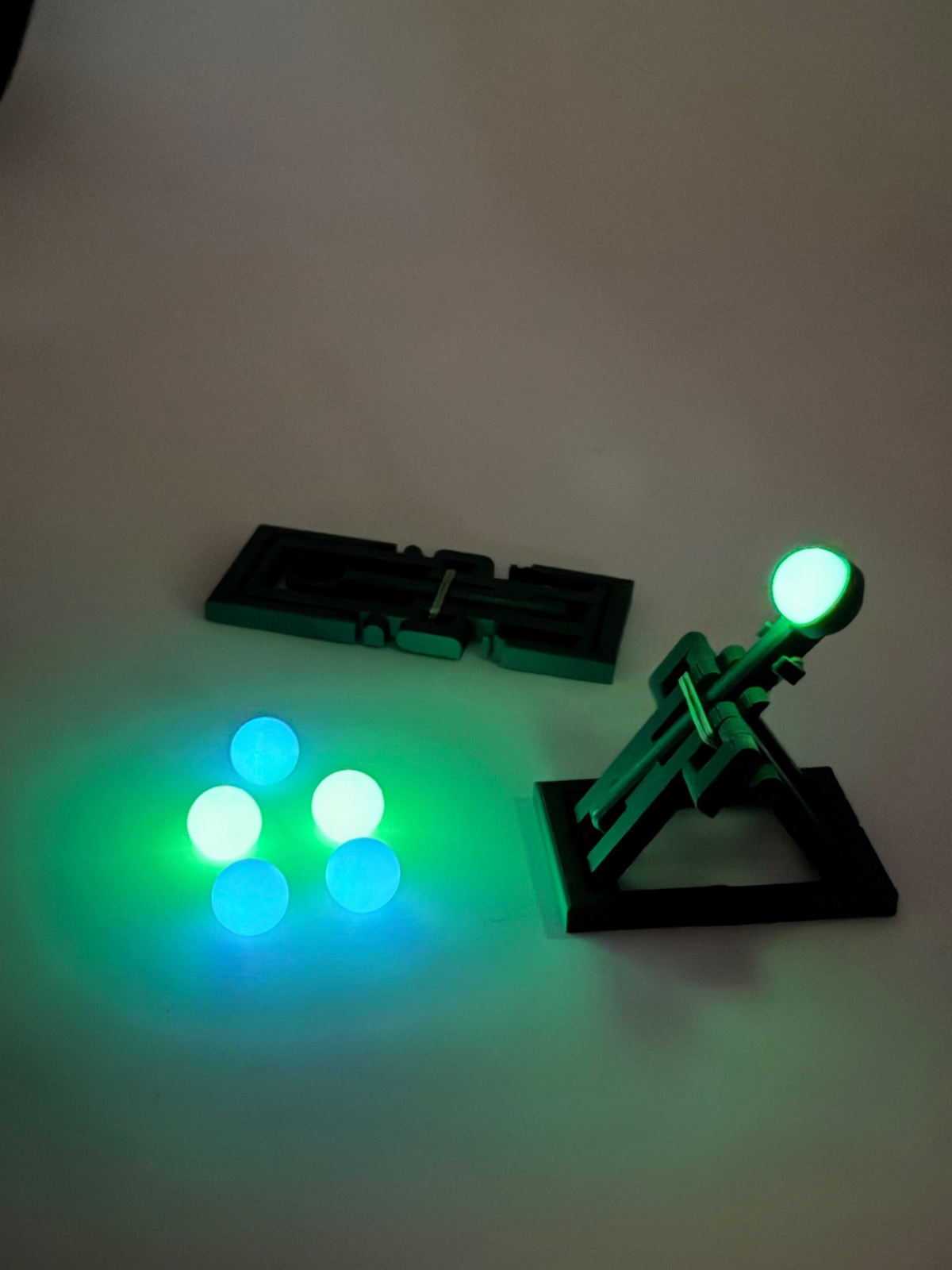3D Printed Rubber Band Catapult with 6 Glow-in-the-Dark Balls